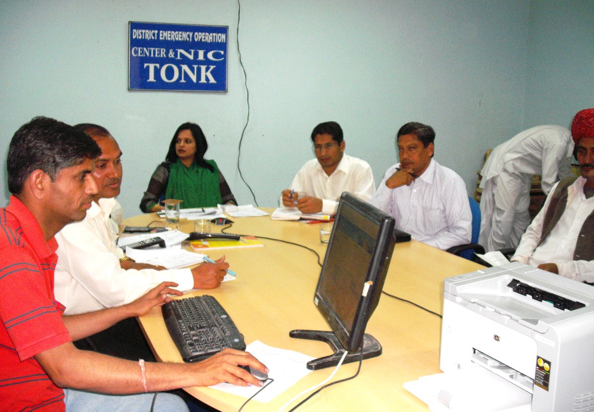 DC Tonk with NIC officers and farmers